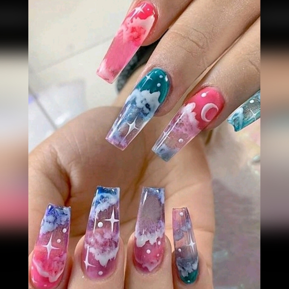NIB Beautiful reusable cloud press-on nails